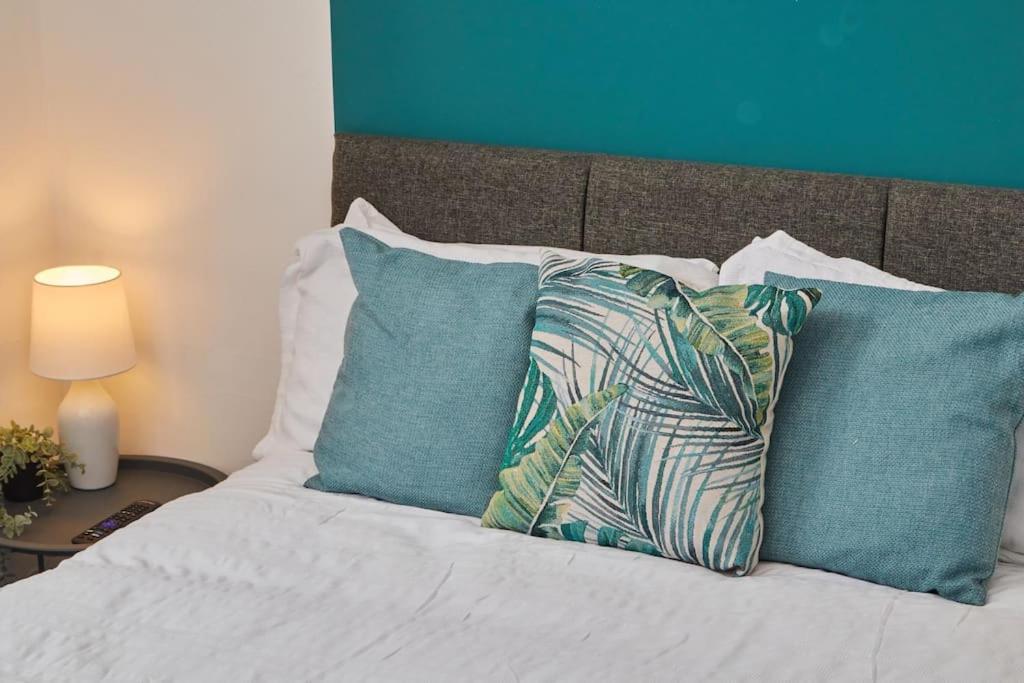 Large House Close To Leeds - Ideal For Groups Exteriér fotografie