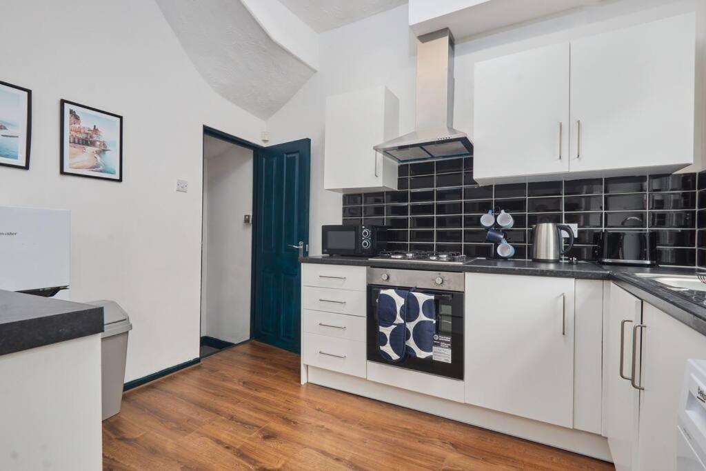 Large House Close To Leeds - Ideal For Groups Exteriér fotografie