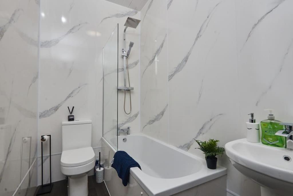 Large House Close To Leeds - Ideal For Groups Exteriér fotografie